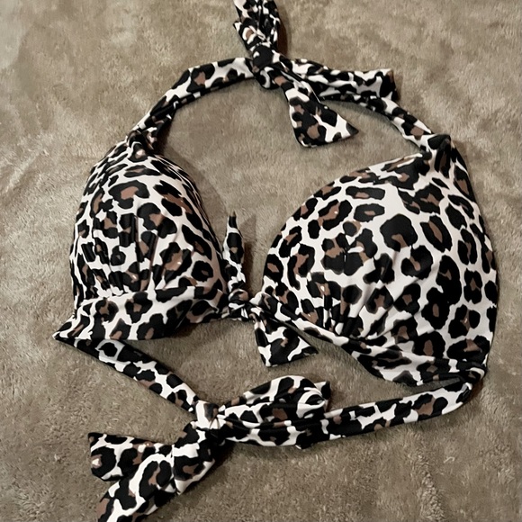 Like new Shekini Leopard print bikini, size Large - Picture 4 of 6